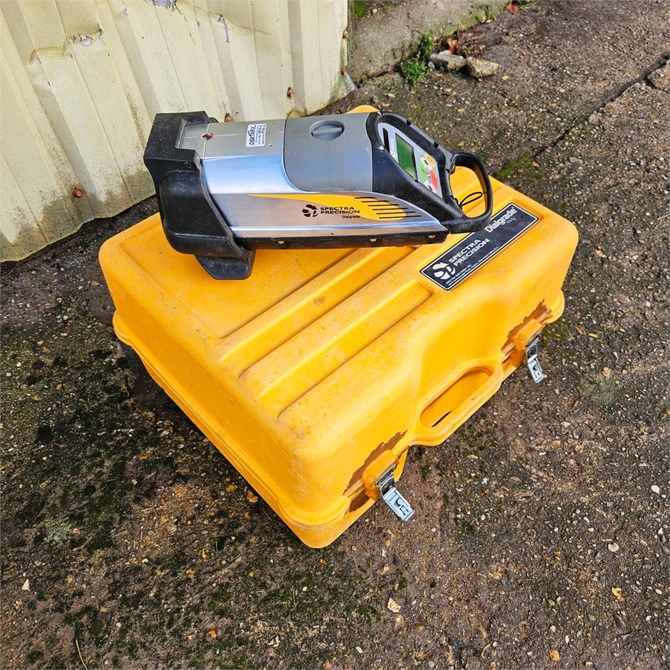 Spectra Dialgrade - معدات البناء: صور 1 Spectra Dialgrade - معدات البناء: صور 1