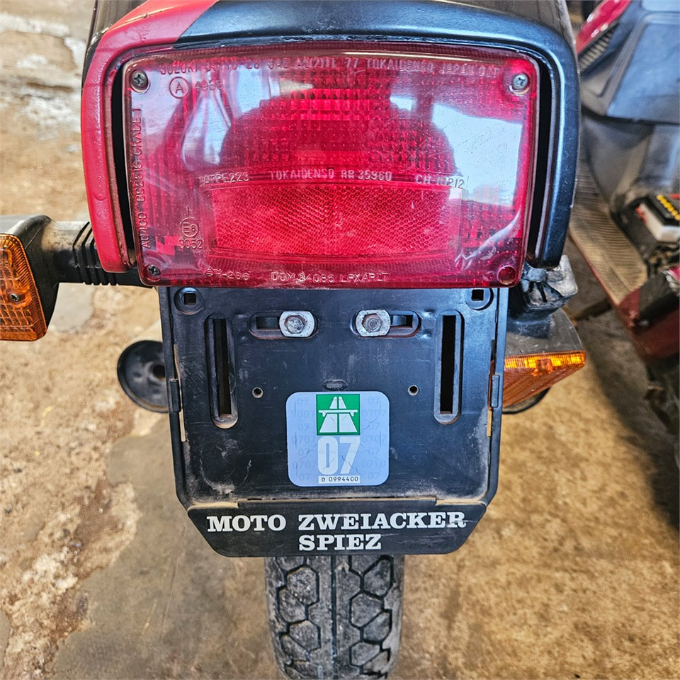 دراجة بخارية Suzuki GR72A: صور 22