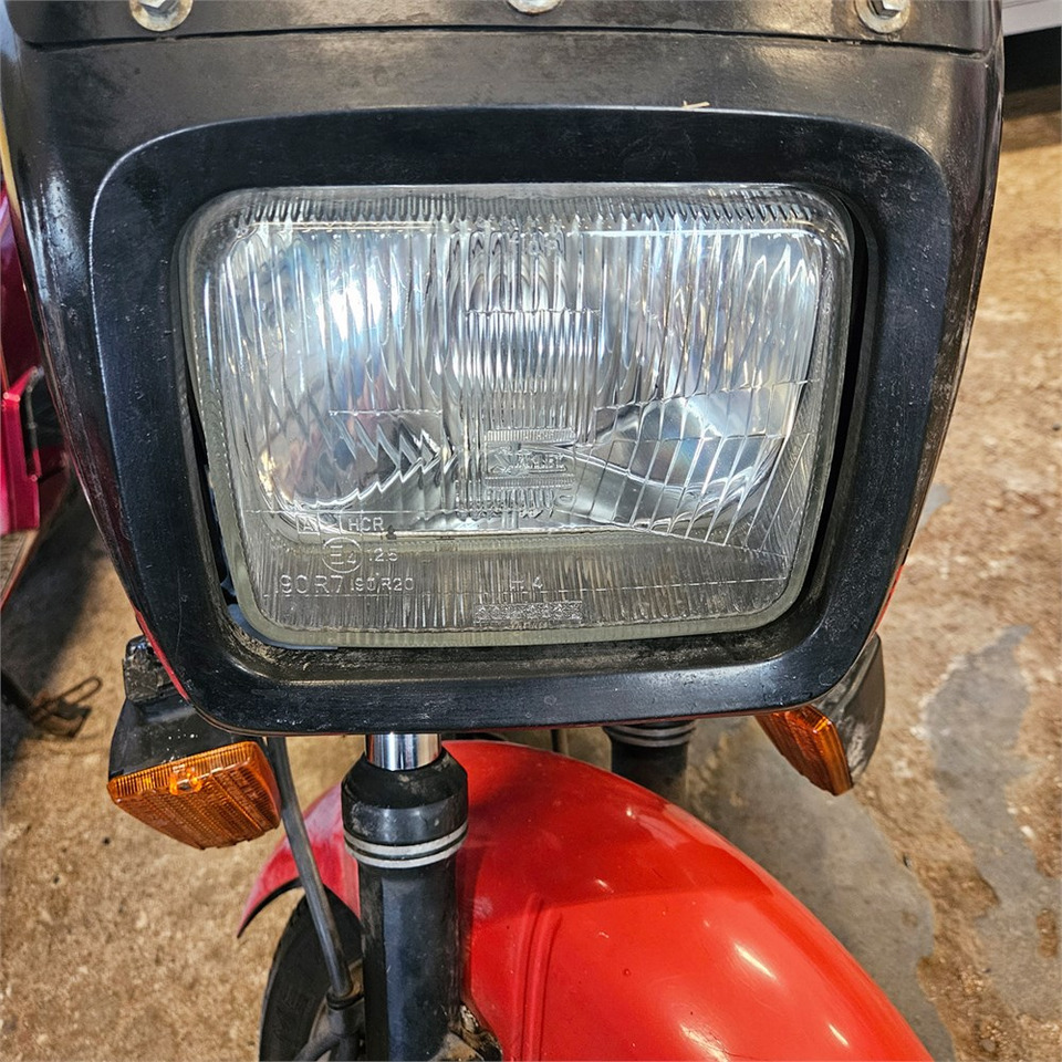 دراجة بخارية Suzuki GR72A: صور 17