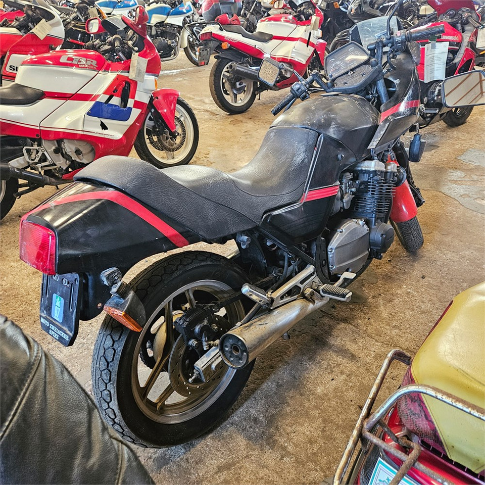 دراجة بخارية Suzuki GR72A: صور 6