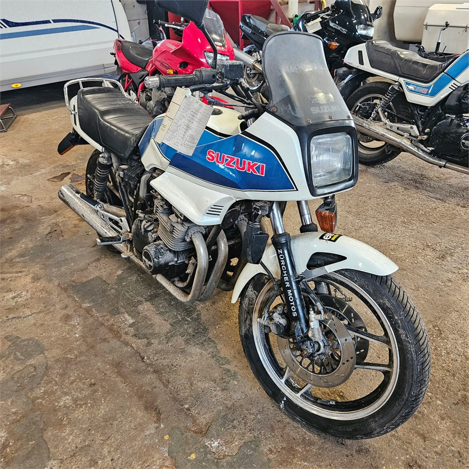 Suzuki GSX 1100 ES - دراجة بخارية: صور 1 Suzuki GSX 1100 ES - دراجة بخارية: صور 1
