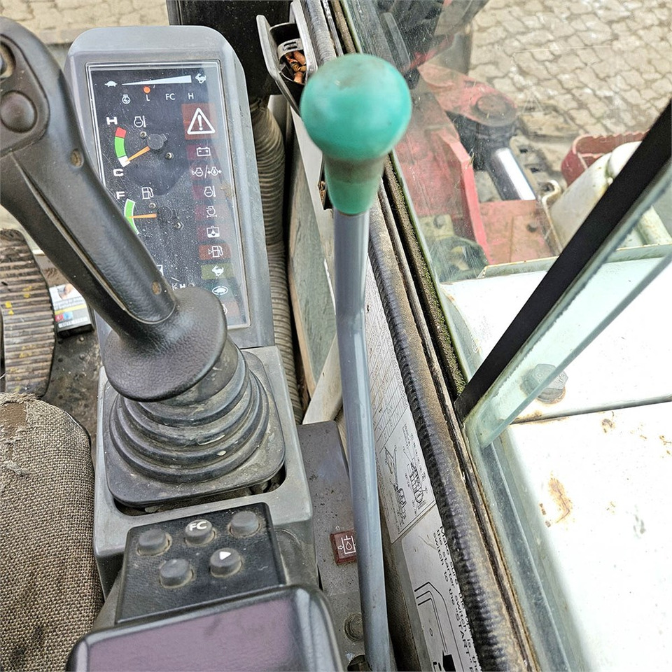 حفارة مصغرة Takeuchi TB175: صور 11
