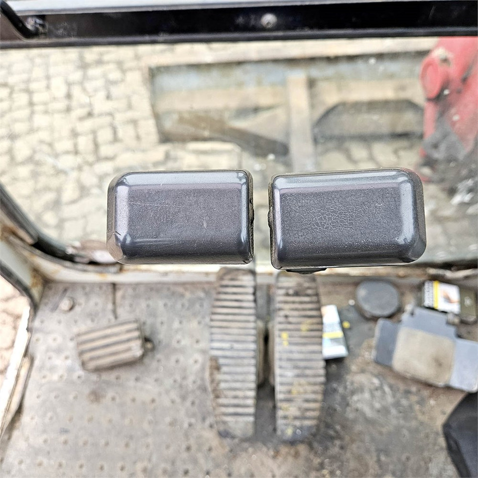 حفارة مصغرة Takeuchi TB175: صور 16