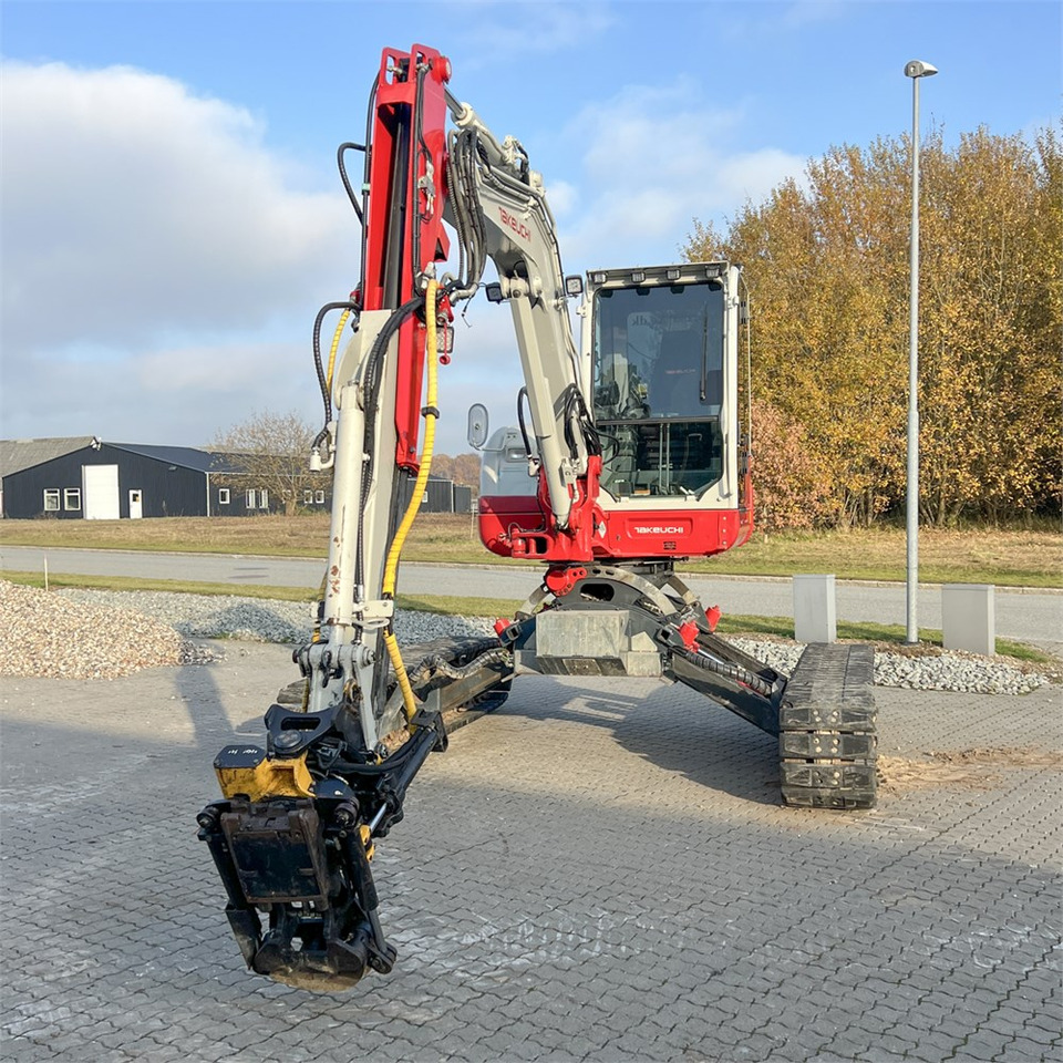 Takeuchi TB260 Levelizer - حفارة مصغرة: صور 2 Takeuchi TB260 Levelizer - حفارة مصغرة: صور 2