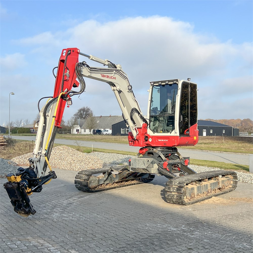 Takeuchi TB260 Levelizer - حفارة مصغرة: صور 3 Takeuchi TB260 Levelizer - حفارة مصغرة: صور 3