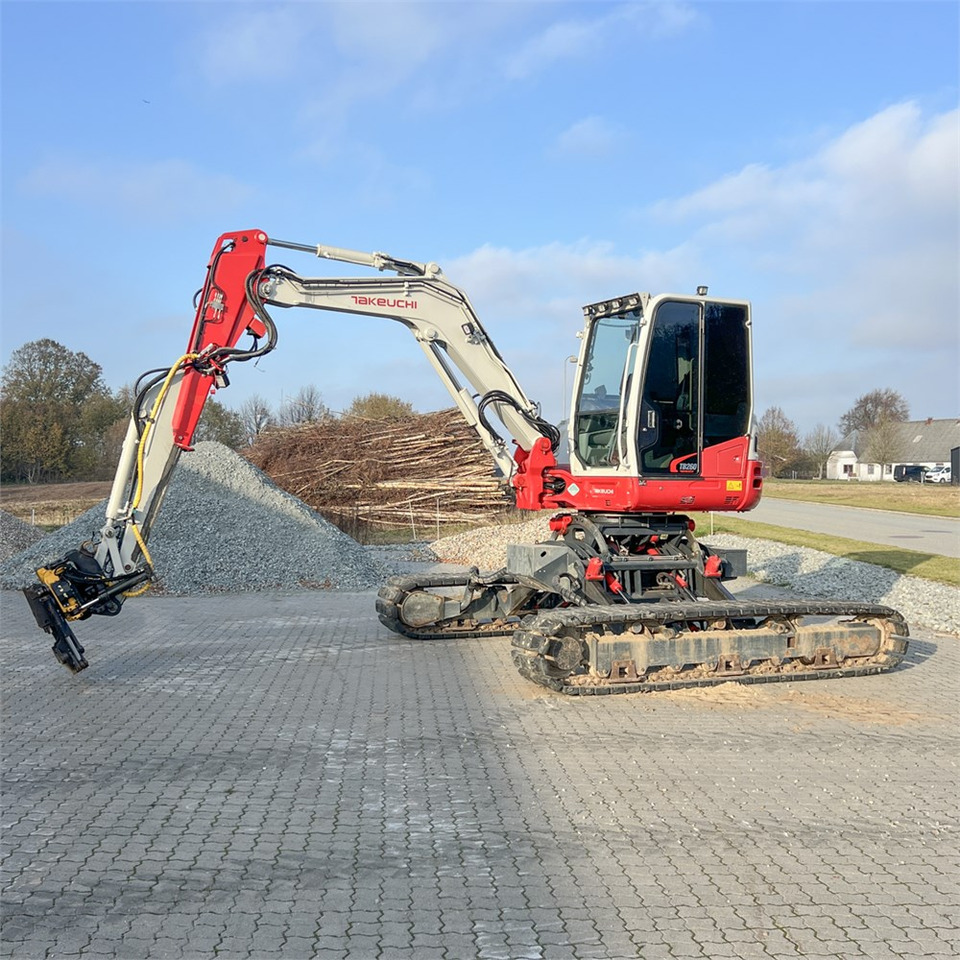 Takeuchi TB260 Levelizer - حفارة مصغرة: صور 4 Takeuchi TB260 Levelizer - حفارة مصغرة: صور 4