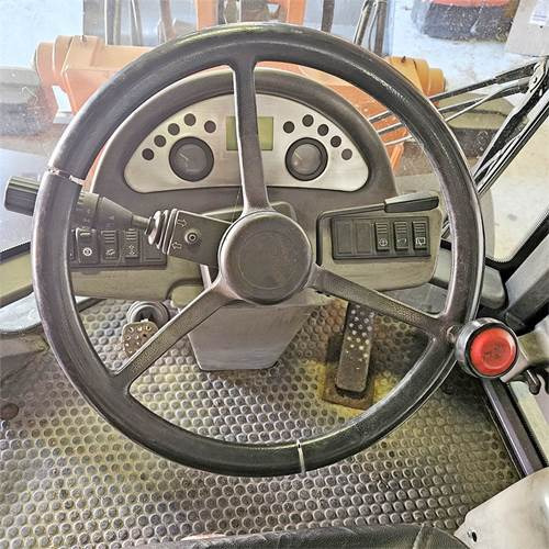 اللودر بعجل Terex TL100: صور 15 اللودر بعجل Terex TL100: صور 15