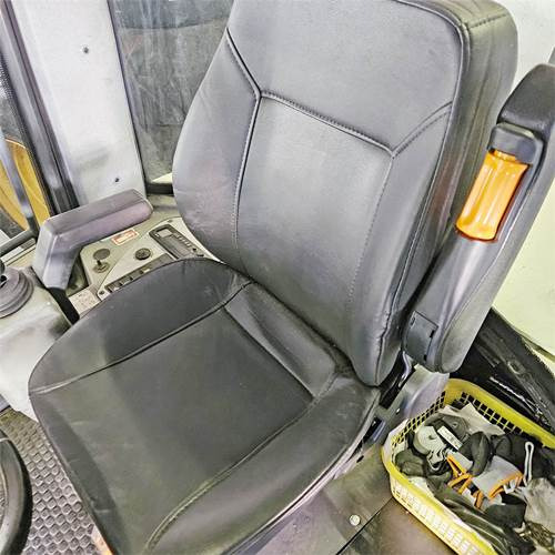 اللودر بعجل Terex TL100: صور 11 اللودر بعجل Terex TL100: صور 11