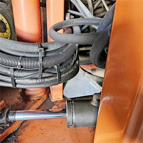 اللودر بعجل Terex TL100: صور 35 اللودر بعجل Terex TL100: صور 35