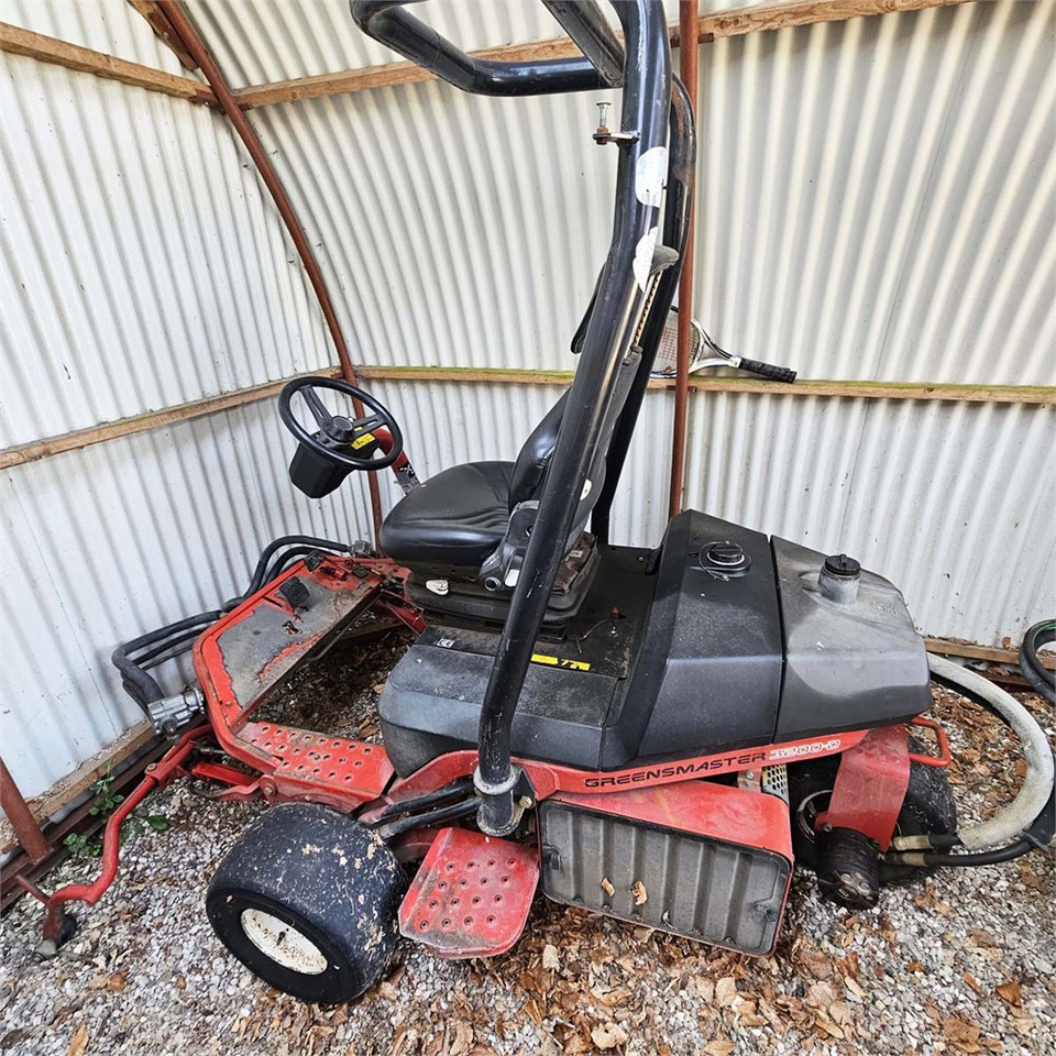 Toro Greensmaster 3200-D - جزازة المروج: صور 2 Toro Greensmaster 3200-D - جزازة المروج: صور 2