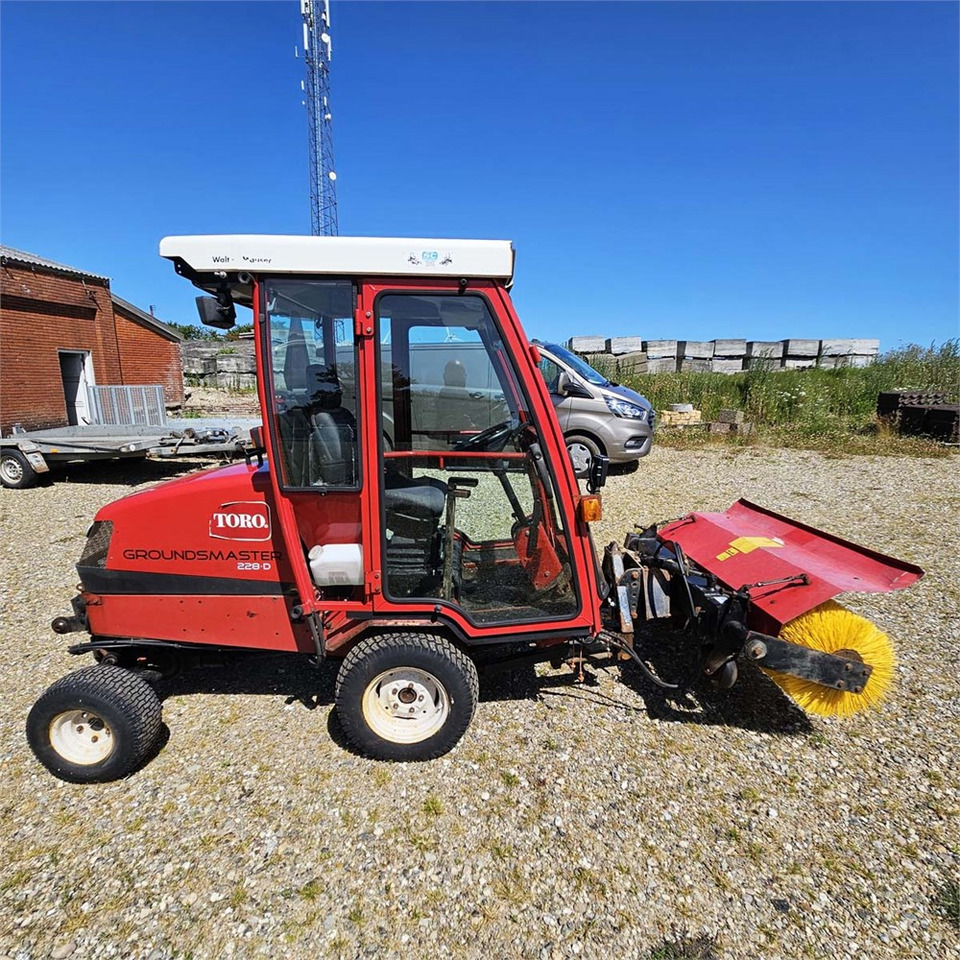 Toro Groundsmaster 228 D - سيارة بلدية: صور 3 Toro Groundsmaster 228 D - سيارة بلدية: صور 3