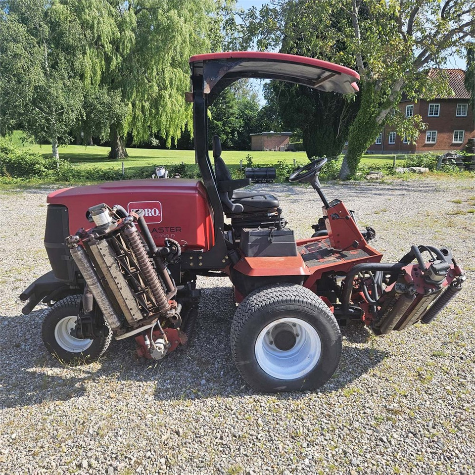 Toro Reelmaster 6700-D - جزازة المروج: صور 3 Toro Reelmaster 6700-D - جزازة المروج: صور 3