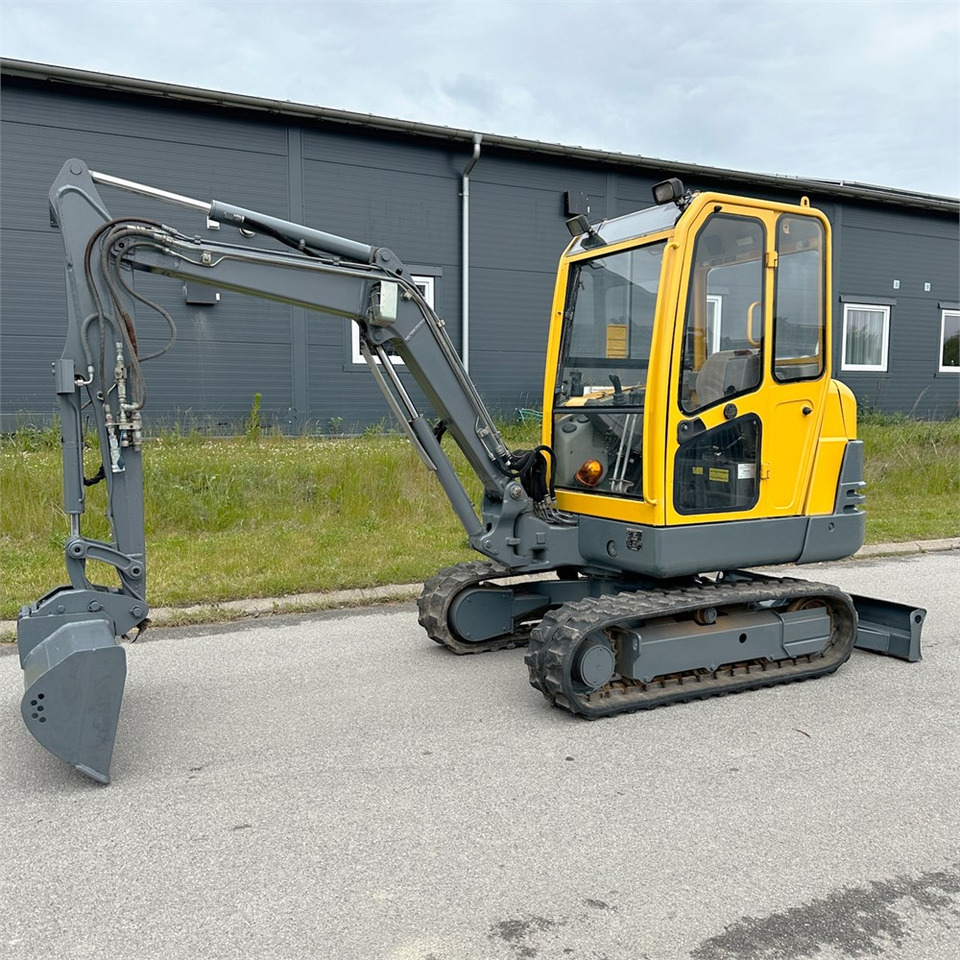 Volvo EC25 (281) - حفارة مصغرة: صور 1 Volvo EC25 (281) - حفارة مصغرة: صور 1