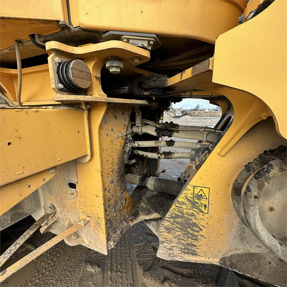 اللودر بعجل Volvo L150 G: صور 29