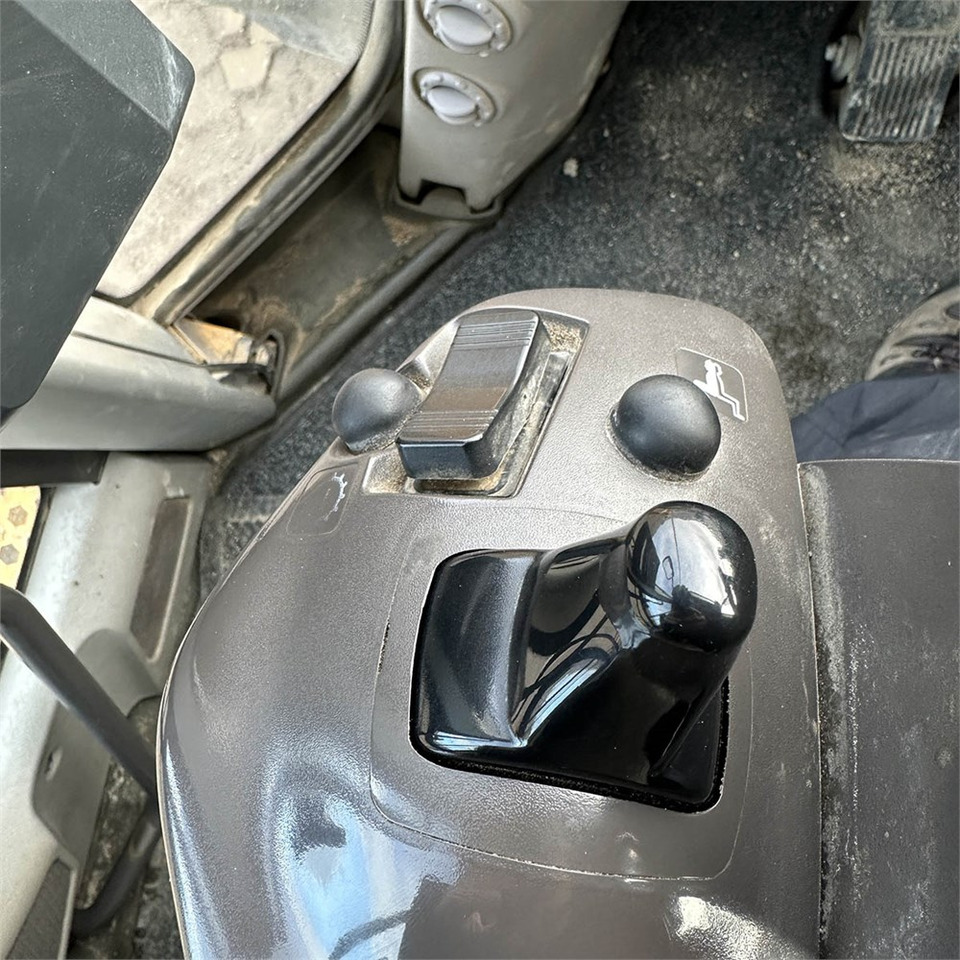 اللودر بعجل Volvo L150 G: صور 14