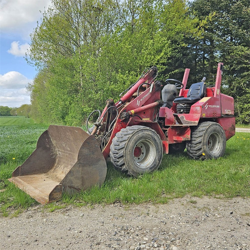 Weidemann 1370 - اللودر بعجل: صور 1 Weidemann 1370 - اللودر بعجل: صور 1