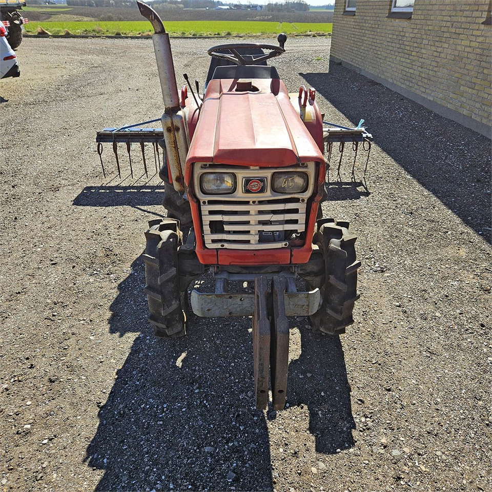 Yanmar 1510 D - جرارات البلدية: صور 2 Yanmar 1510 D - جرارات البلدية: صور 2