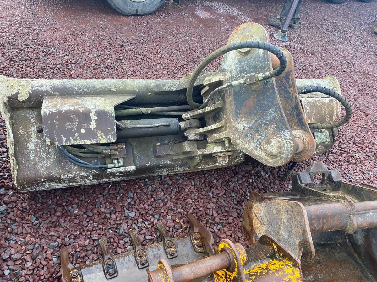 ARDEN EQUIPEMENT ORIENTABLE 2M20 - بكت حفار: صور 4 ARDEN EQUIPEMENT ORIENTABLE 2M20 - بكت حفار: صور 4