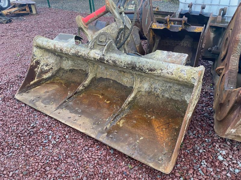 ARDEN EQUIPEMENT ORIENTABLE 2M20 - بكت حفار: صور 2 ARDEN EQUIPEMENT ORIENTABLE 2M20 - بكت حفار: صور 2