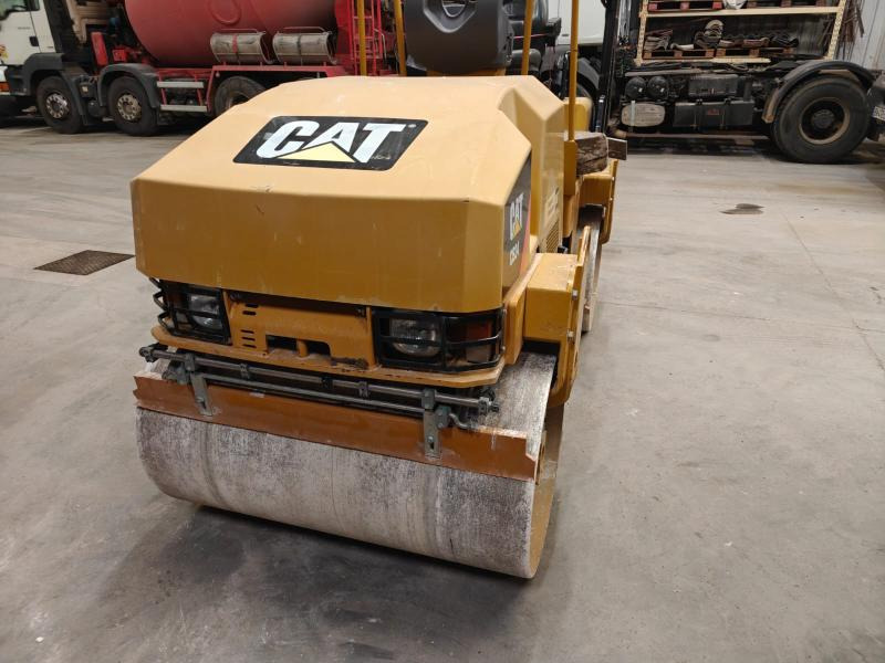 Caterpillar CB24 - مدحلة المختلطة: صور 4 Caterpillar CB24 - مدحلة المختلطة: صور 4