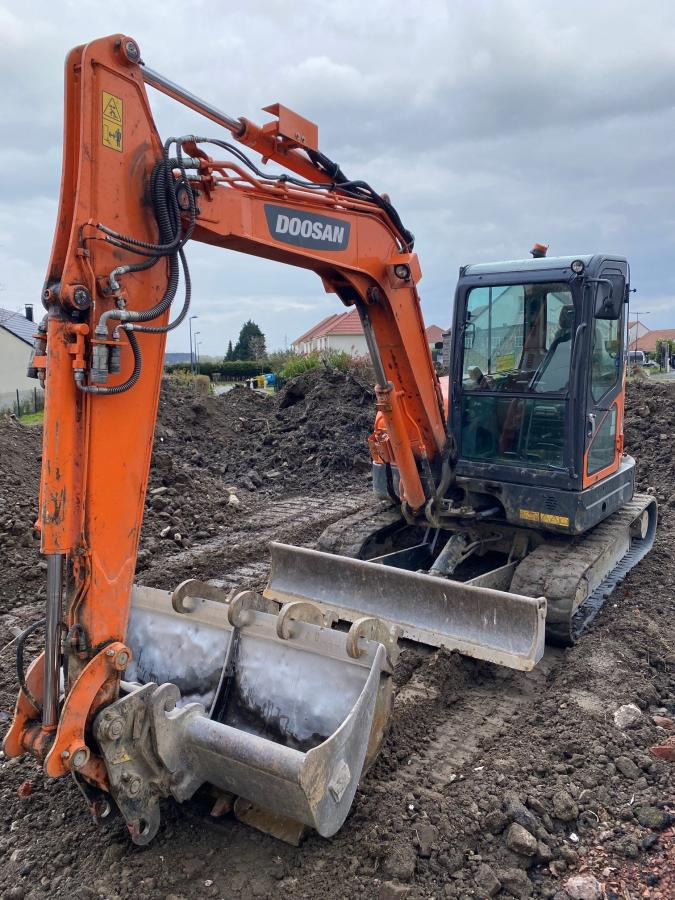 Doosan DX 62R-3 - حفارة مصغرة: صور 3 Doosan DX 62R-3 - حفارة مصغرة: صور 3