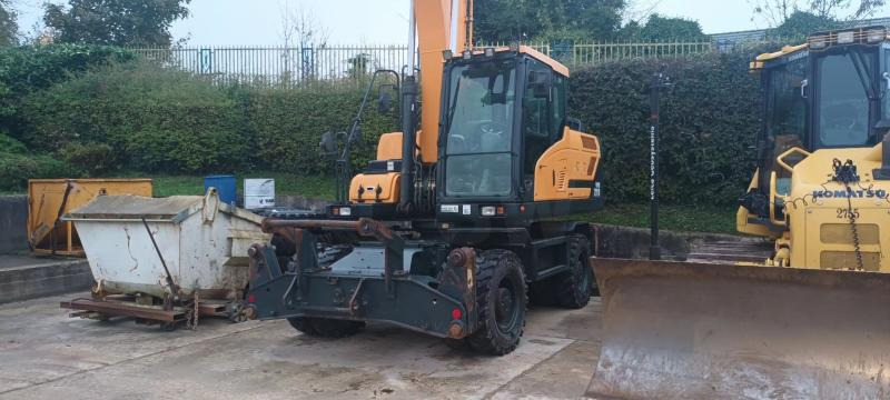 Hyundai HW 210 - حفارة على عجلات: صور 2 Hyundai HW 210 - حفارة على عجلات: صور 2