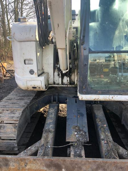 Kobelco SK 75SR-3E - حفارة مصغرة: صور 4 Kobelco SK 75SR-3E - حفارة مصغرة: صور 4