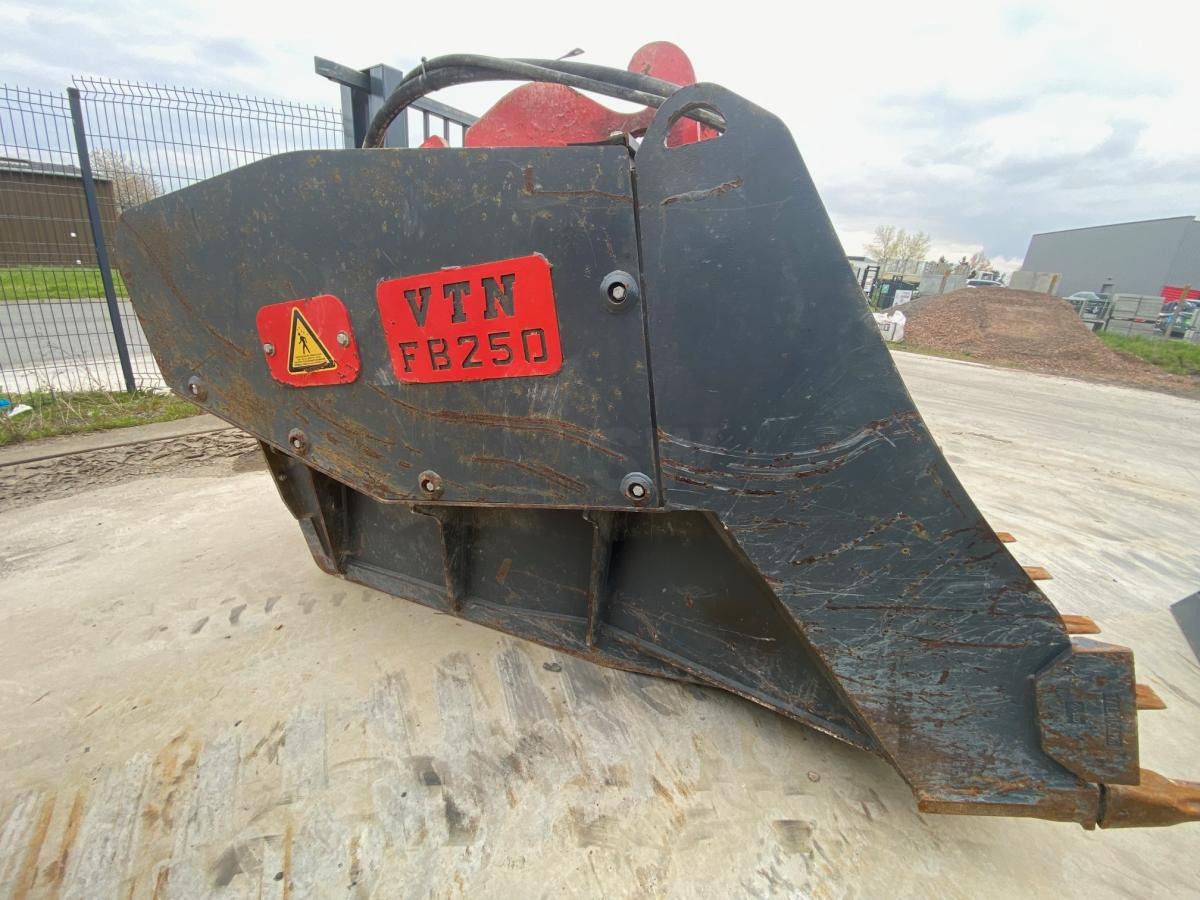 VTN FB 250 - بكت حفار - آلات البناء: صور 3 VTN FB 250 - بكت حفار - آلات البناء: صور 3