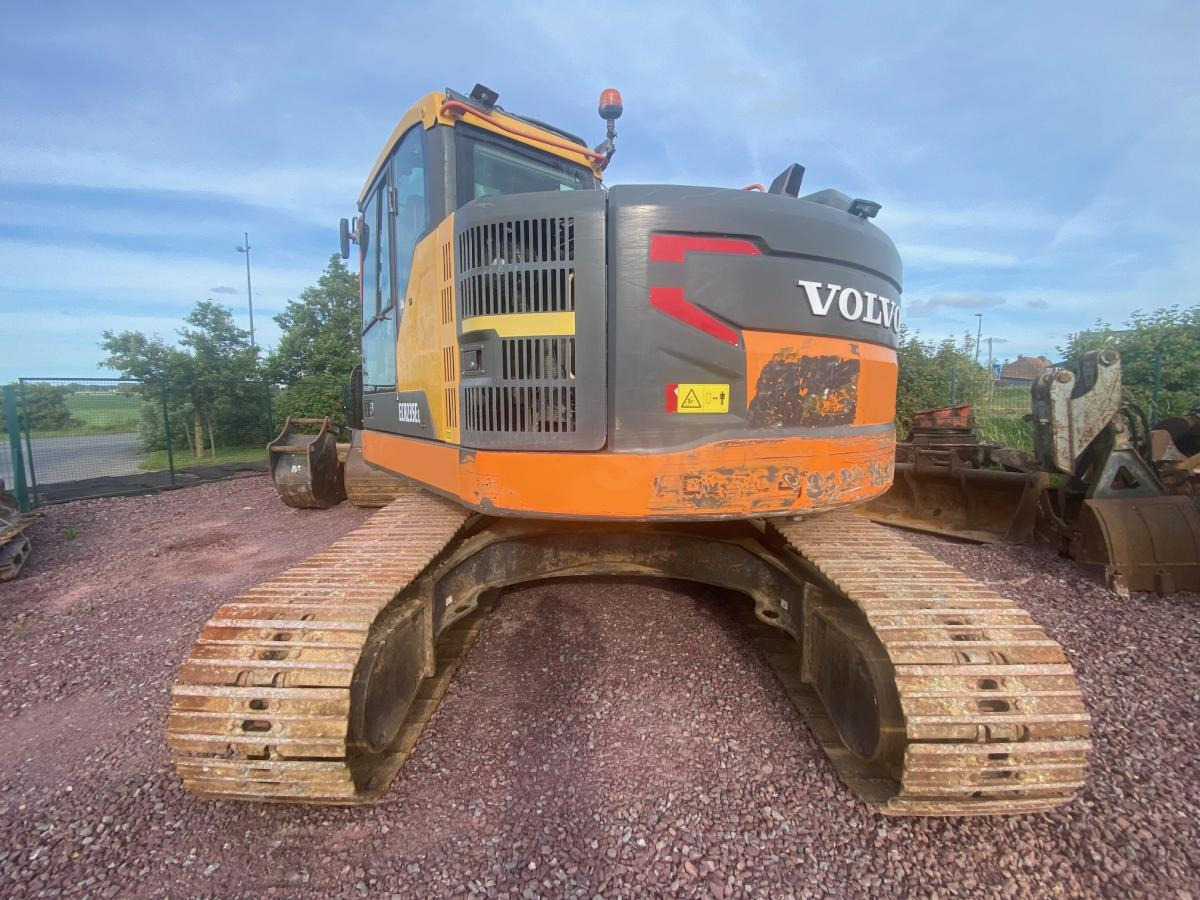 Volvo ECR 235EL - حفارات زحافة: صور 5 Volvo ECR 235EL - حفارات زحافة: صور 5