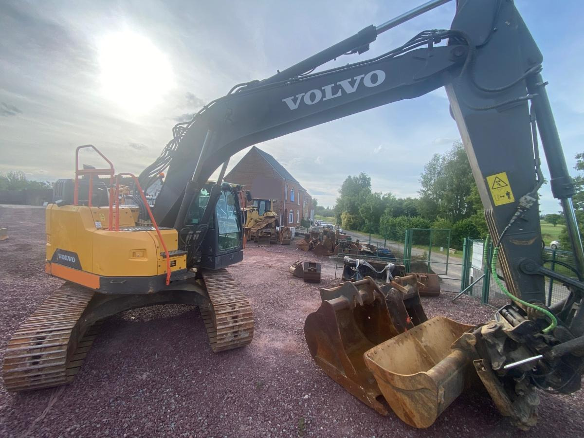 Volvo ECR 235EL - حفارات زحافة: صور 3 Volvo ECR 235EL - حفارات زحافة: صور 3