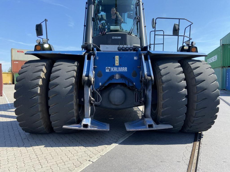 Kalmar DRG450-82S5HCXS - رافعات حاويات: صور 5 Kalmar DRG450-82S5HCXS - رافعات حاويات: صور 5