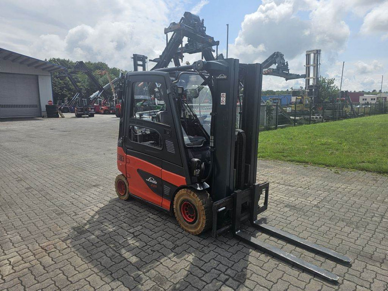 Linde E25-01 UVV - رافعة شوكية كهربائية: صور 3 Linde E25-01 UVV - رافعة شوكية كهربائية: صور 3