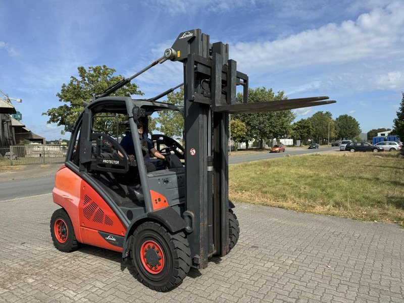 Linde H50T - رافعة شوكية تعمل بالغاز: صور 2 Linde H50T - رافعة شوكية تعمل بالغاز: صور 2