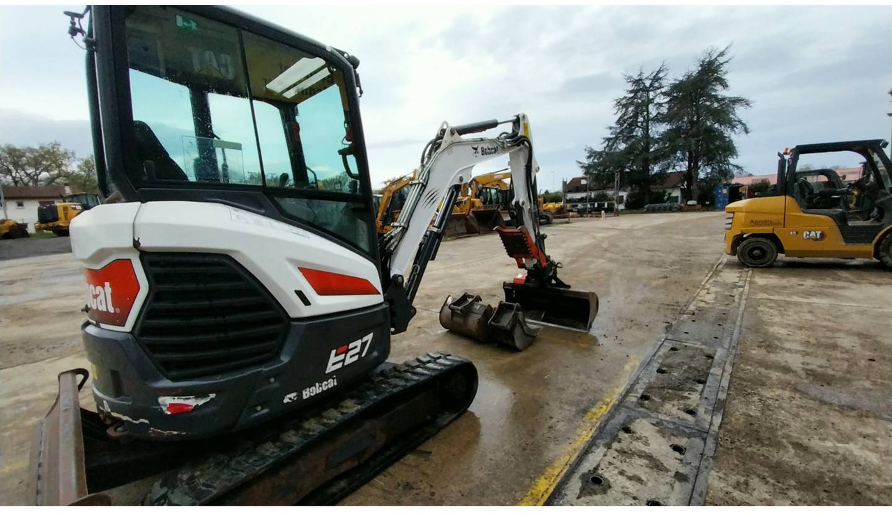 BOBCAT E27 - حفارات زحافة: صور 3 BOBCAT E27 - حفارات زحافة: صور 3