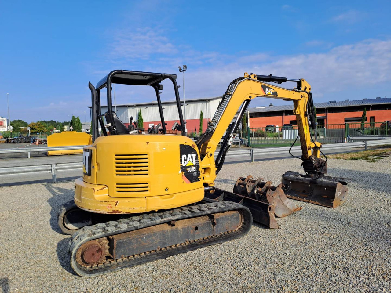 CAT 305E2 - حفارات زحافة: صور 3 CAT 305E2 - حفارات زحافة: صور 3
