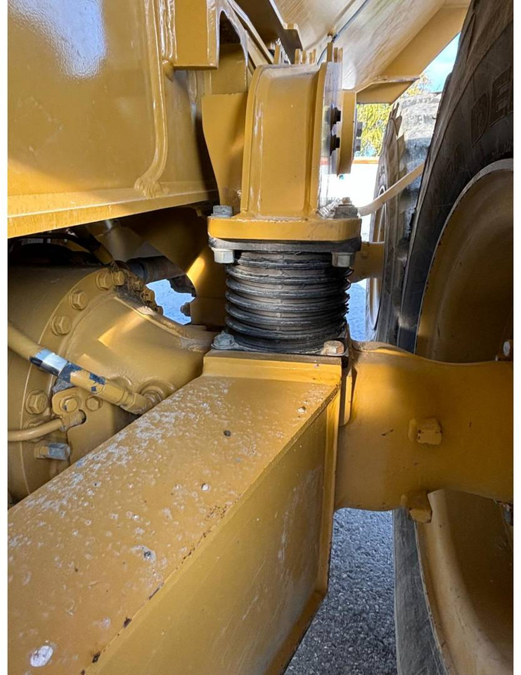 شاحنة مفصلية CAT 730: صور 19