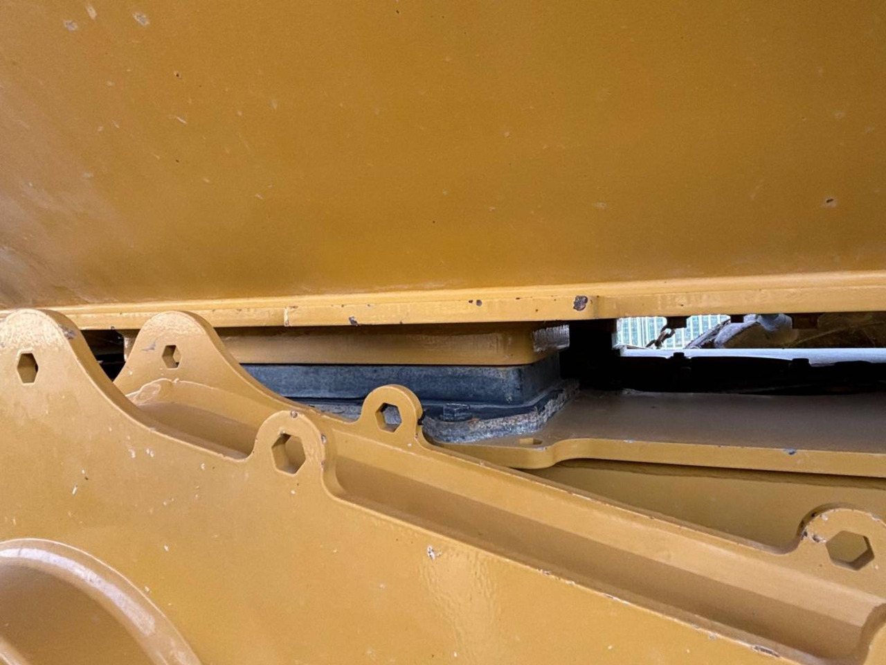 شاحنة مفصلية CAT 730: صور 22