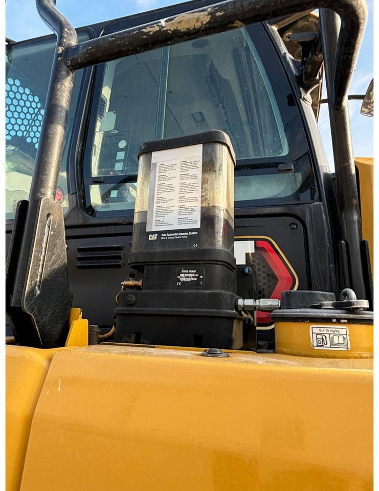 شاحنة مفصلية CAT 730: صور 23