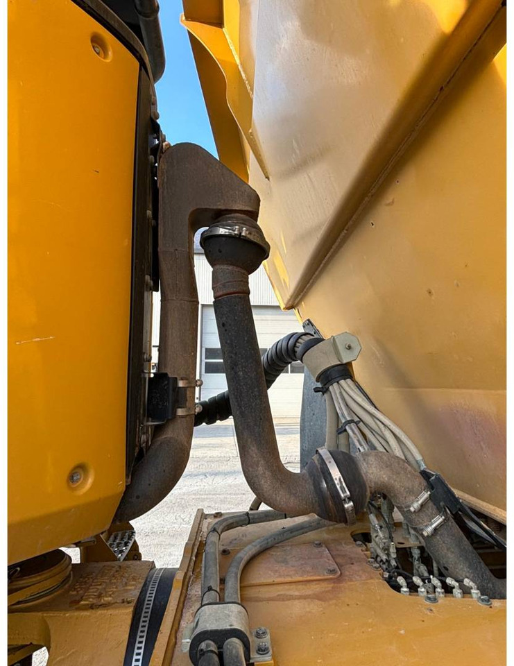 شاحنة مفصلية CAT 730: صور 21