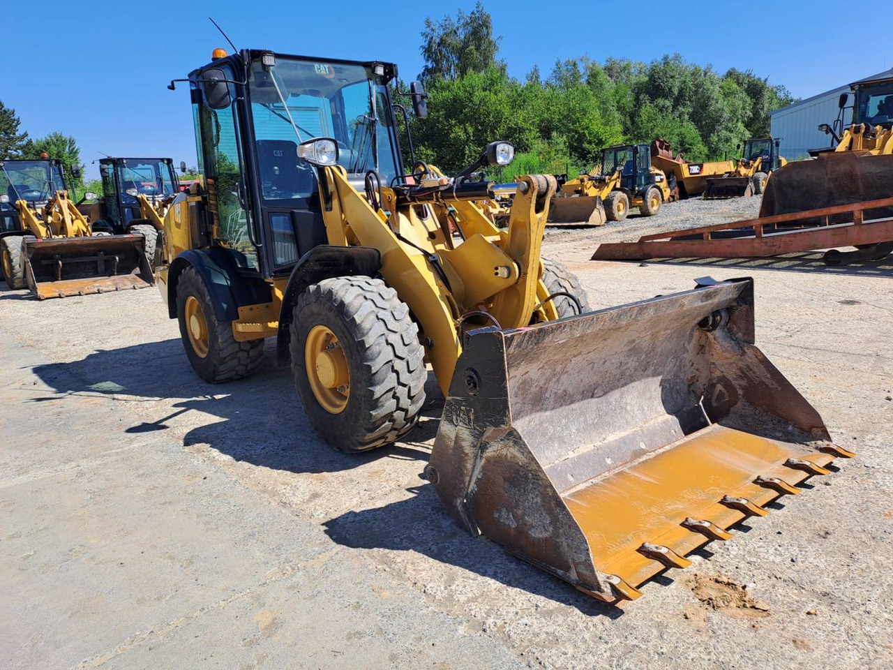CAT 906M - اللودر بعجل: صور 4 CAT 906M - اللودر بعجل: صور 4