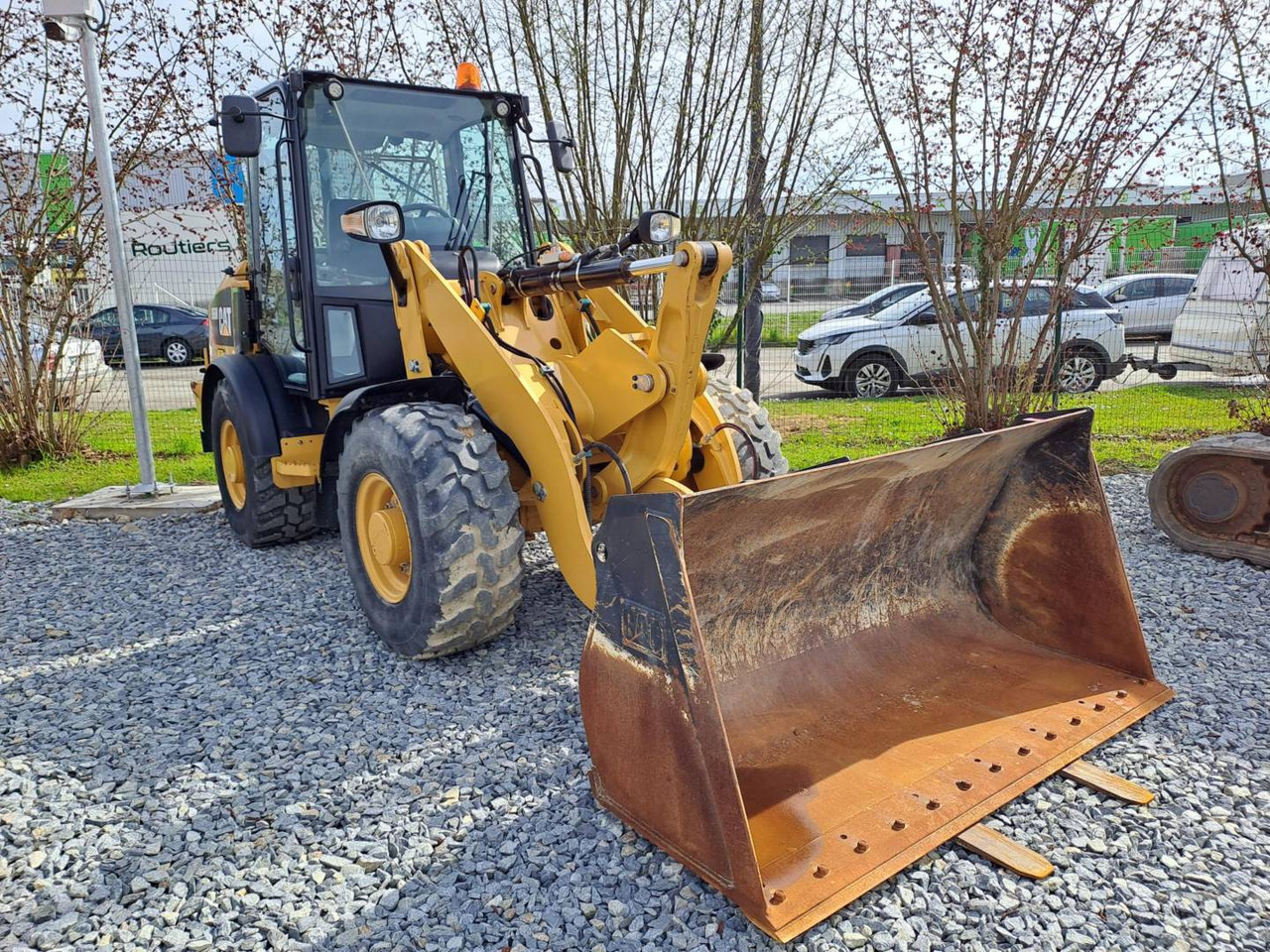 CAT 906M - اللودر بعجل: صور 1 CAT 906M - اللودر بعجل: صور 1