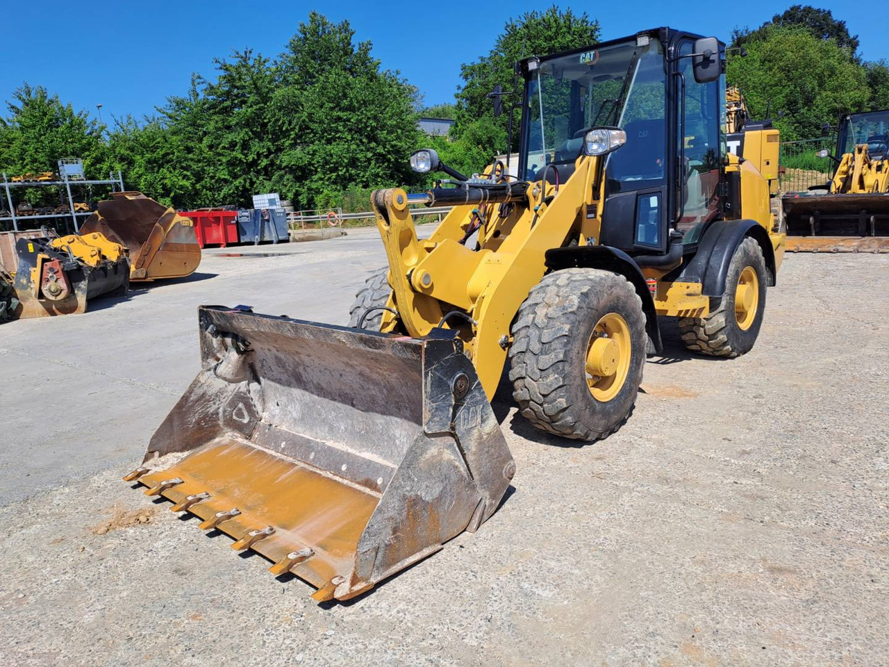 CAT 906M - اللودر بعجل: صور 2 CAT 906M - اللودر بعجل: صور 2