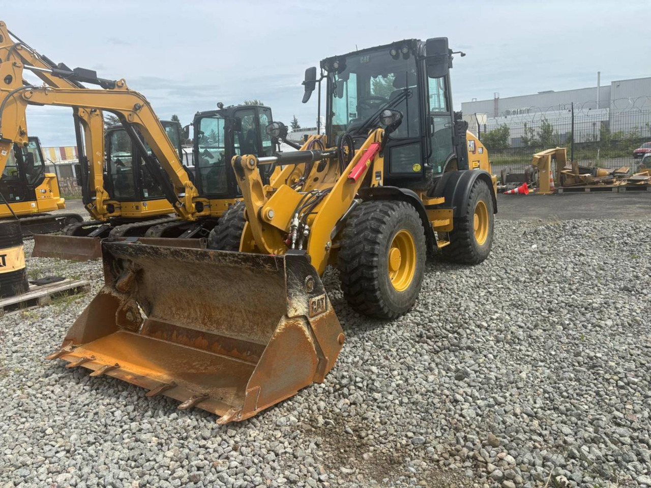 CAT 908 - اللودر بعجل: صور 2 CAT 908 - اللودر بعجل: صور 2
