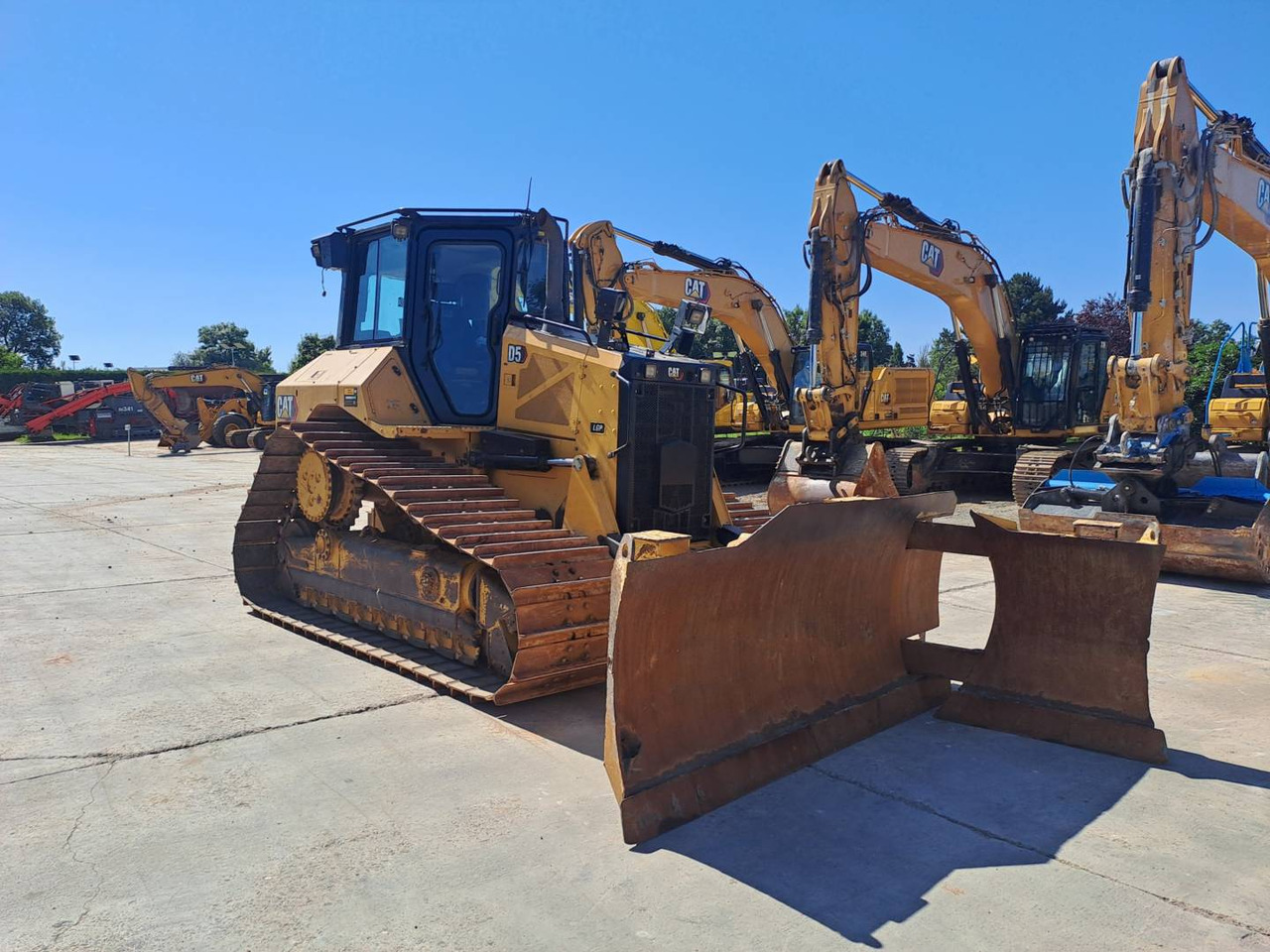 CAT D5 - بلدوزر: صور 2 CAT D5 - بلدوزر: صور 2