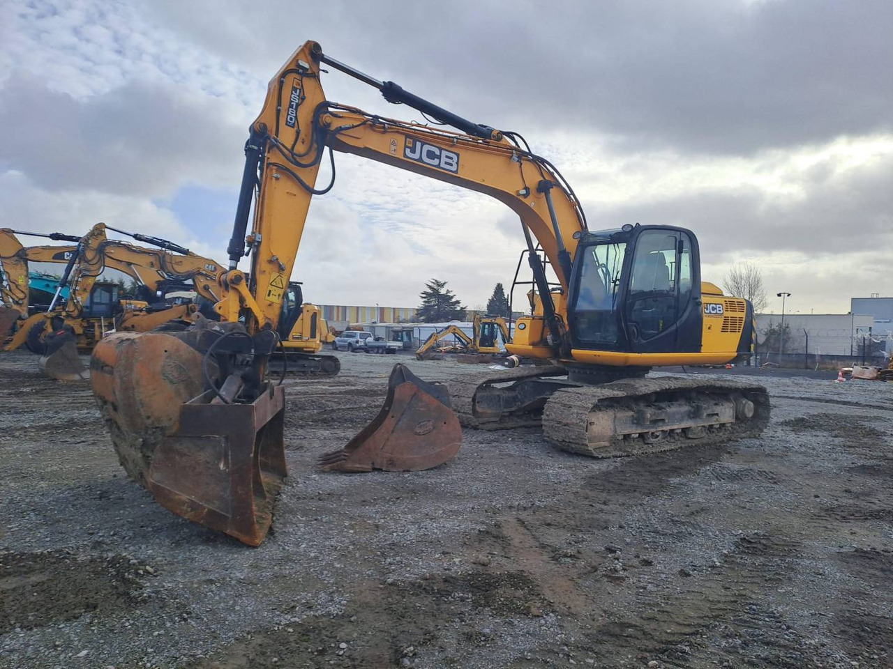 JCB JS180LC - حفارات زحافة: صور 2 JCB JS180LC - حفارات زحافة: صور 2
