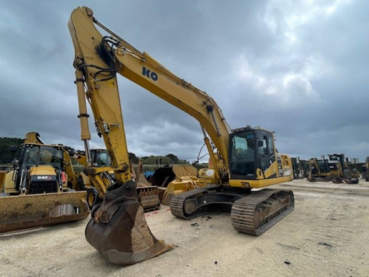 KOMATSU HB215 - حفارات زحافة: صور 1 KOMATSU HB215 - حفارات زحافة: صور 1