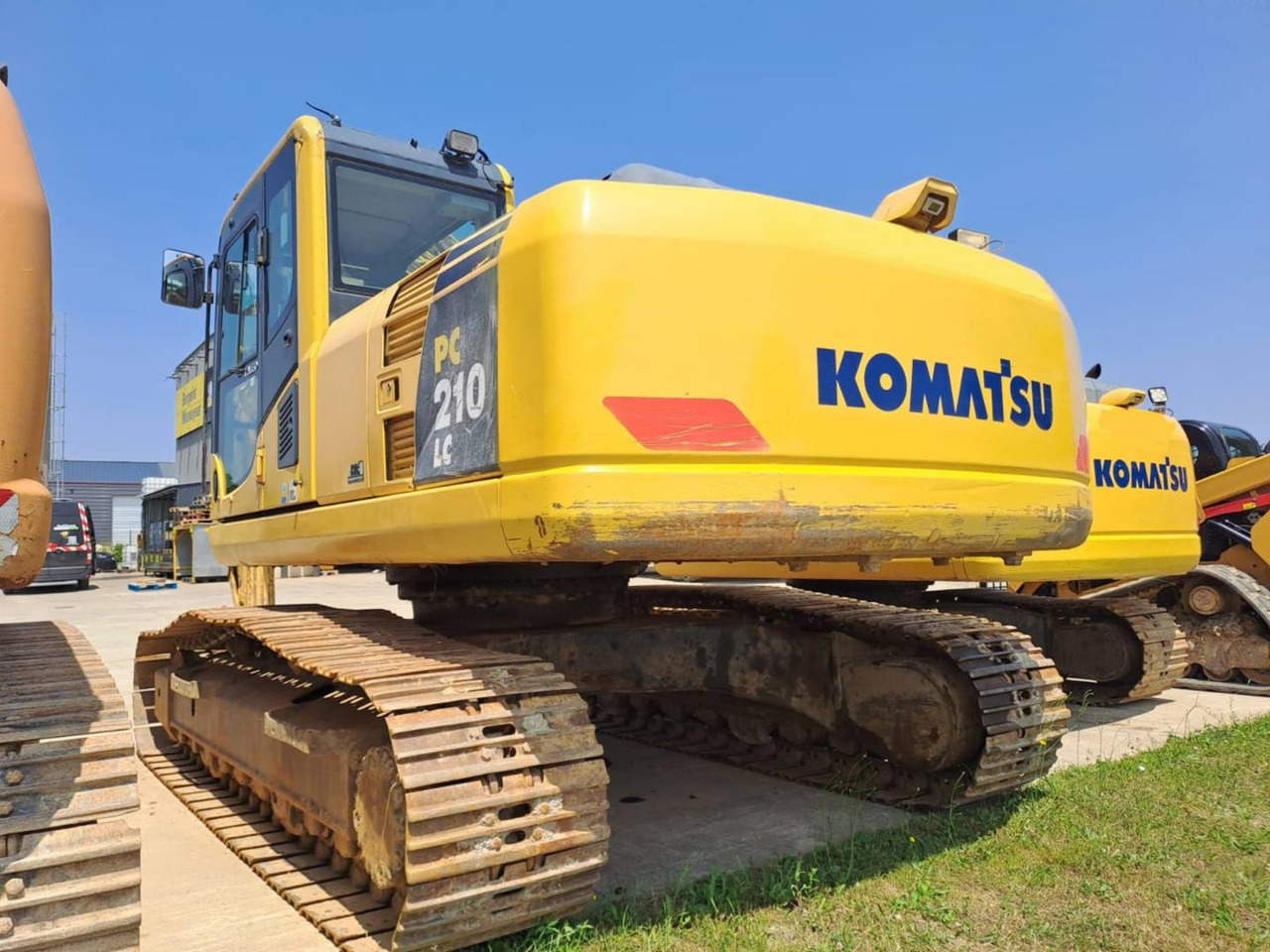 KOMATSU PC210LC - حفارات زحافة: صور 4 KOMATSU PC210LC - حفارات زحافة: صور 4