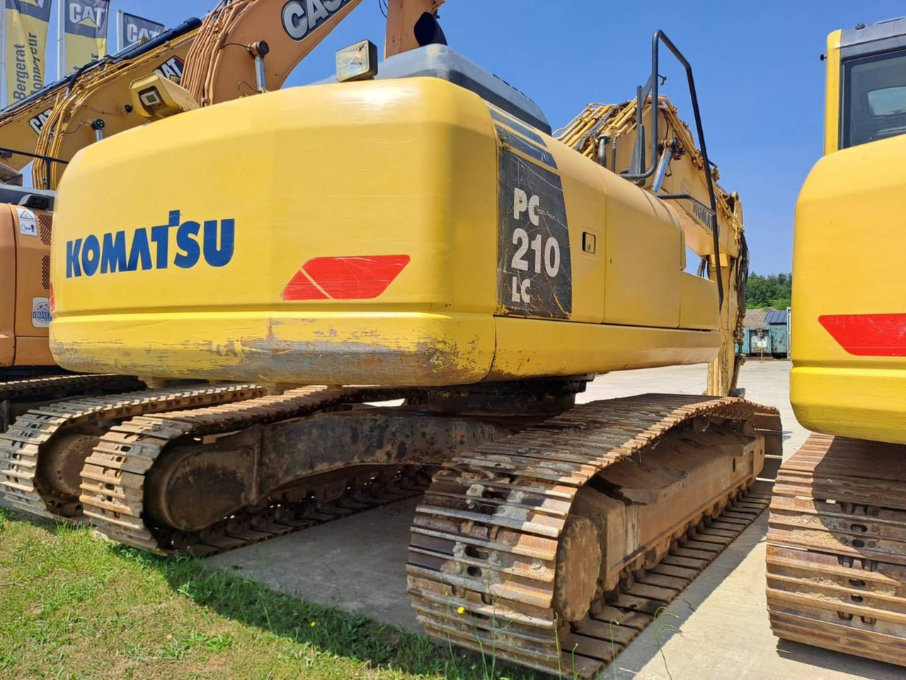 KOMATSU PC210LC - حفارات زحافة: صور 3 KOMATSU PC210LC - حفارات زحافة: صور 3