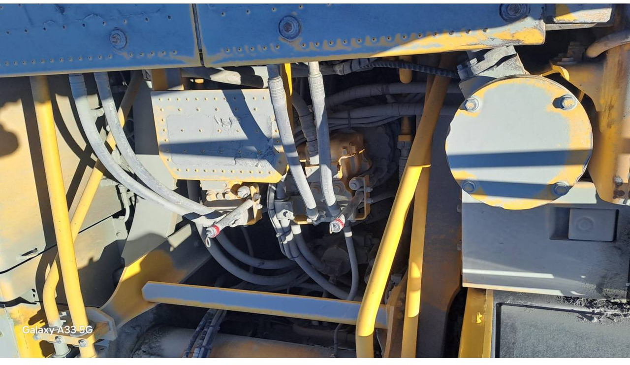 حفارات زحافة KOMATSU PC700LC: صور 19