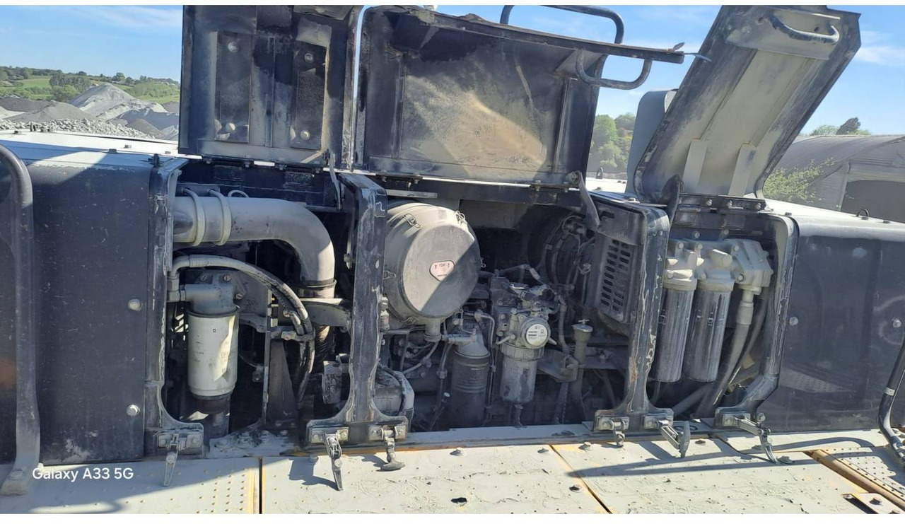 حفارات زحافة KOMATSU PC700LC: صور 17